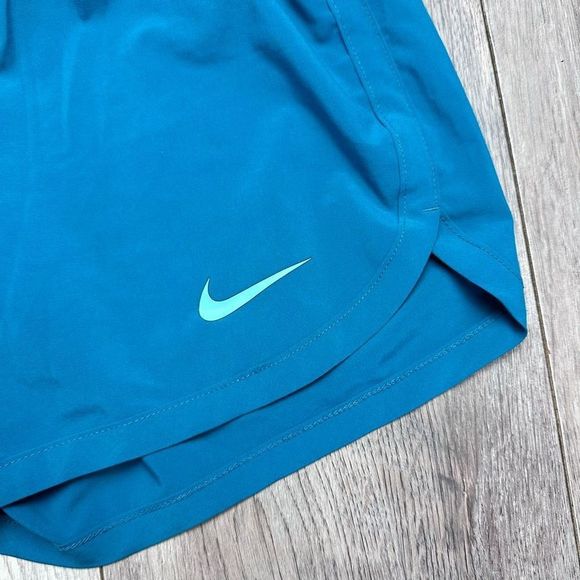 Nike Dri-Fit Lined Teal Shorts - Picture 4 of 6